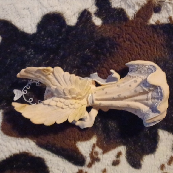 PORCELAIN 8INCH ANGEL WITH HEARTS, AND STARS. - Picture 2 of 5